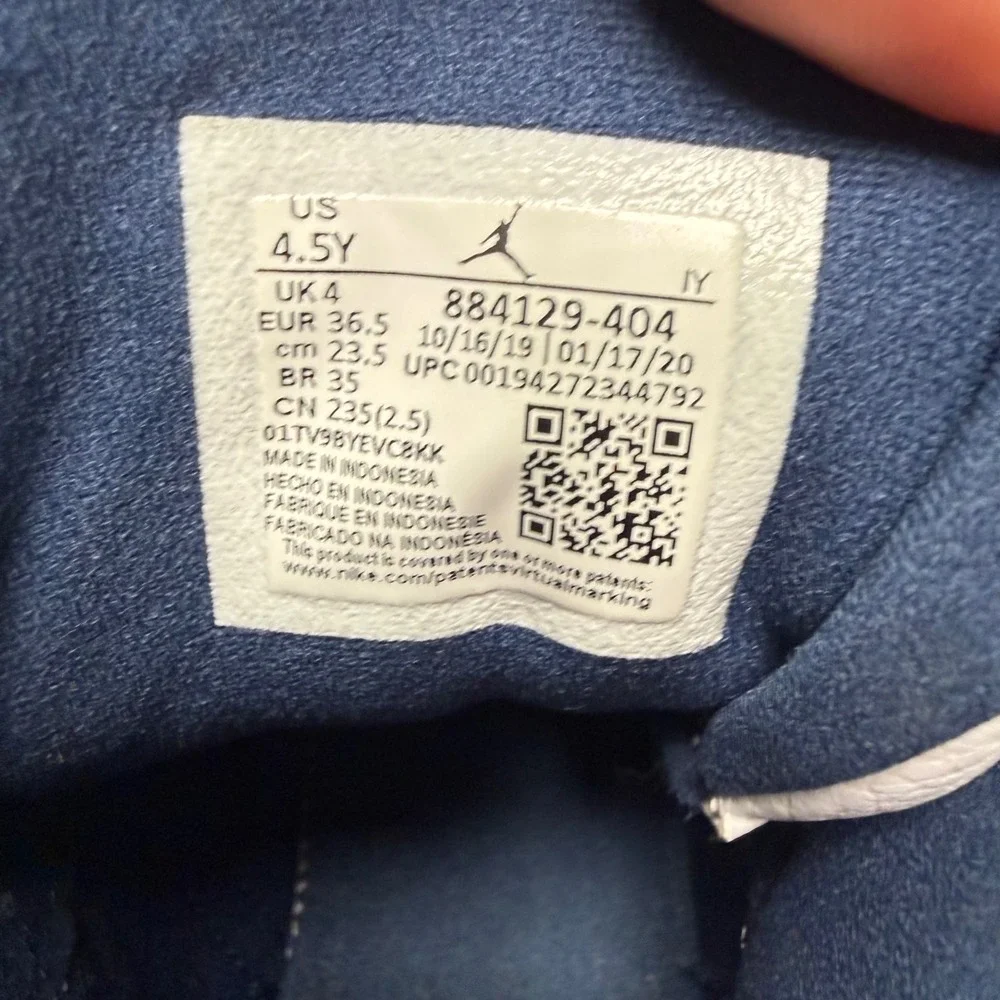 Jordan 13 Retro Kids Size 4.5Y Navy White Flint Grey 884129-404
